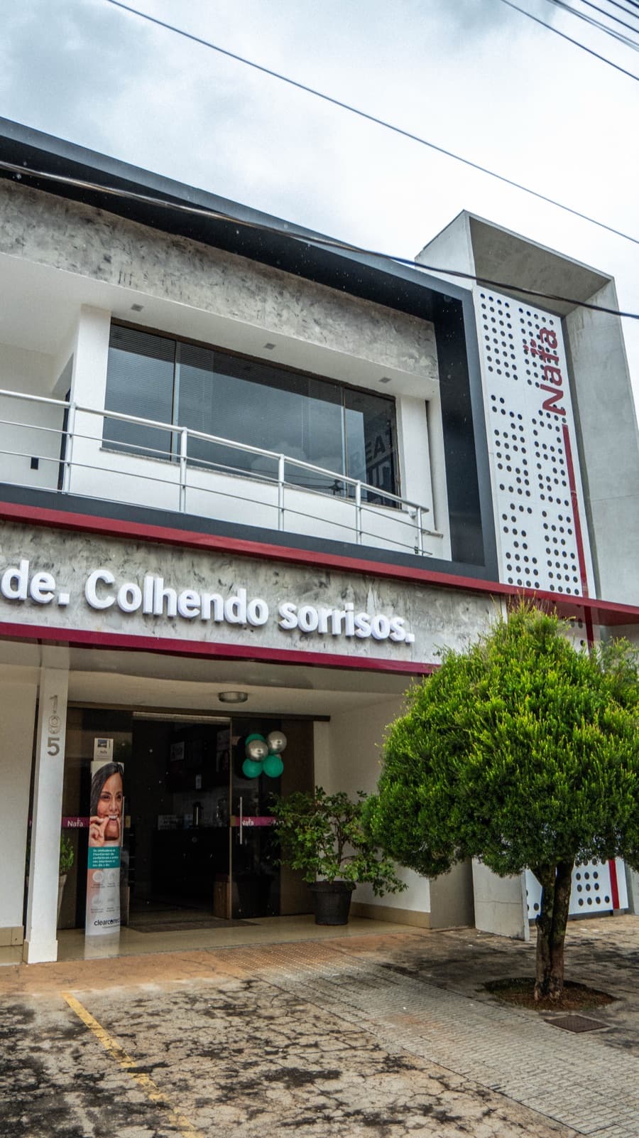 Fachada da Nata Odontologia na Av. Fernando Petronilho, 195
